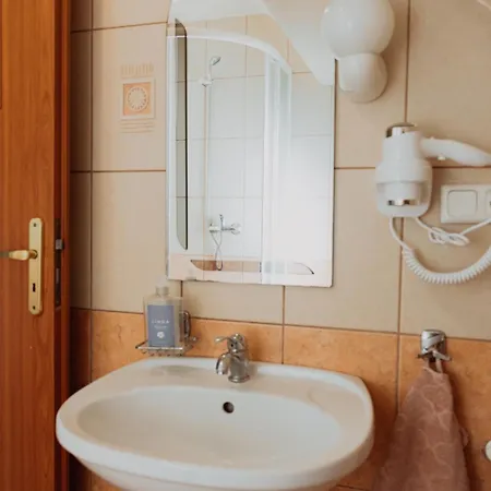 Na Wzgorzu Farmház Sopotnia Wielka